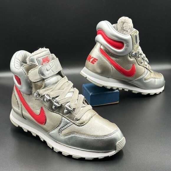 Nike Wmns Winter Snow shoes  - Rare - Picture 1 of 12